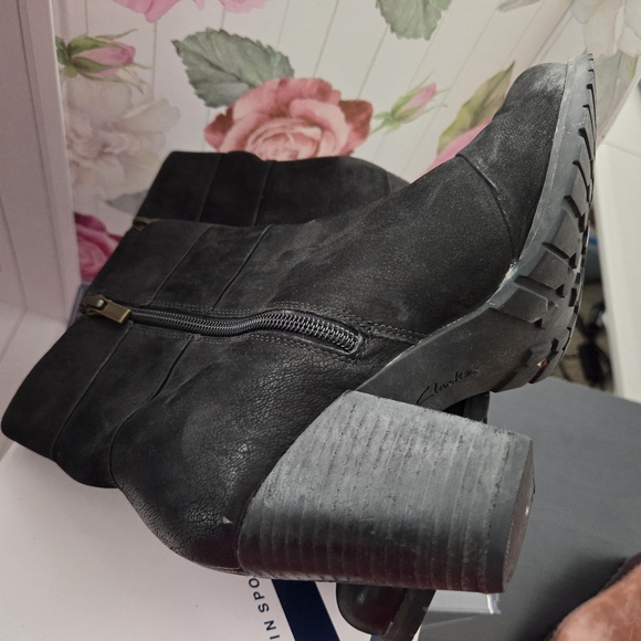 Clarks 3 inch Stacked Heel Suede Boot - USED - Picture 6 of 15